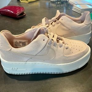 Nike Air Force 1 sage low